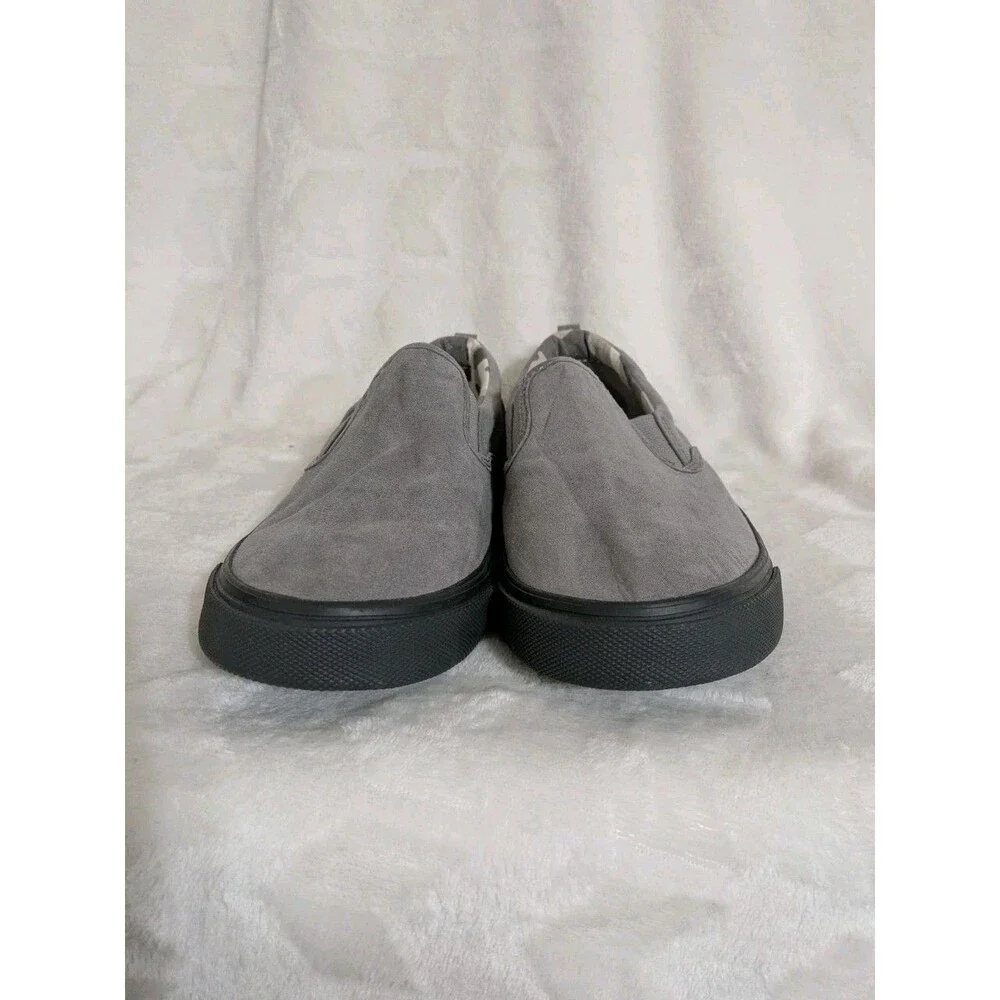 Youth Boy's Old Navy Slip On Sneakers - Size 6
